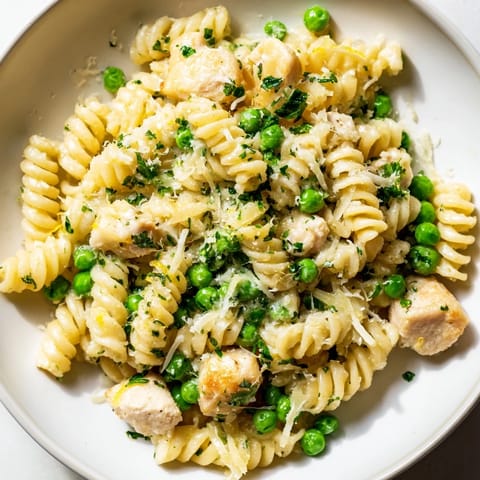 Garlic Butter Chicken & Pea Pasta